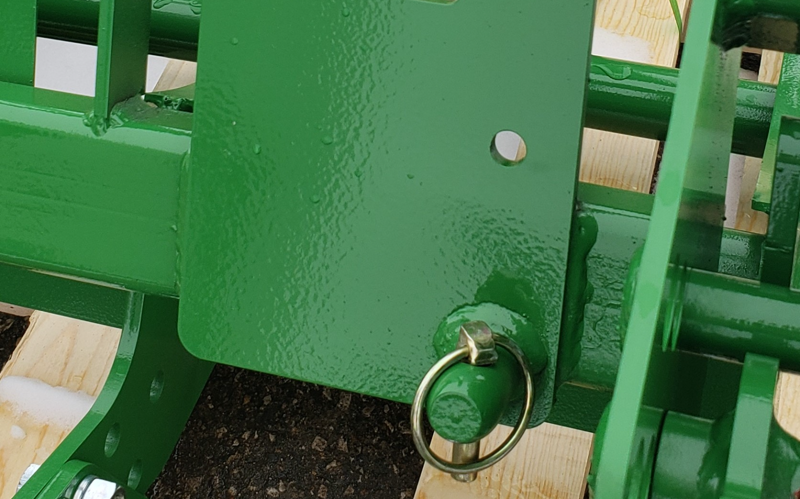 Hook up to the small and large JD quick attach with ease!